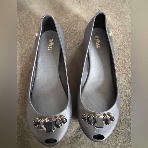 VIVIENNE WESTWOOD Melissa‎ Logo Onyx Jeweled Peep Toe Ballet Flat Size 3 Black - Picture 1 of 7